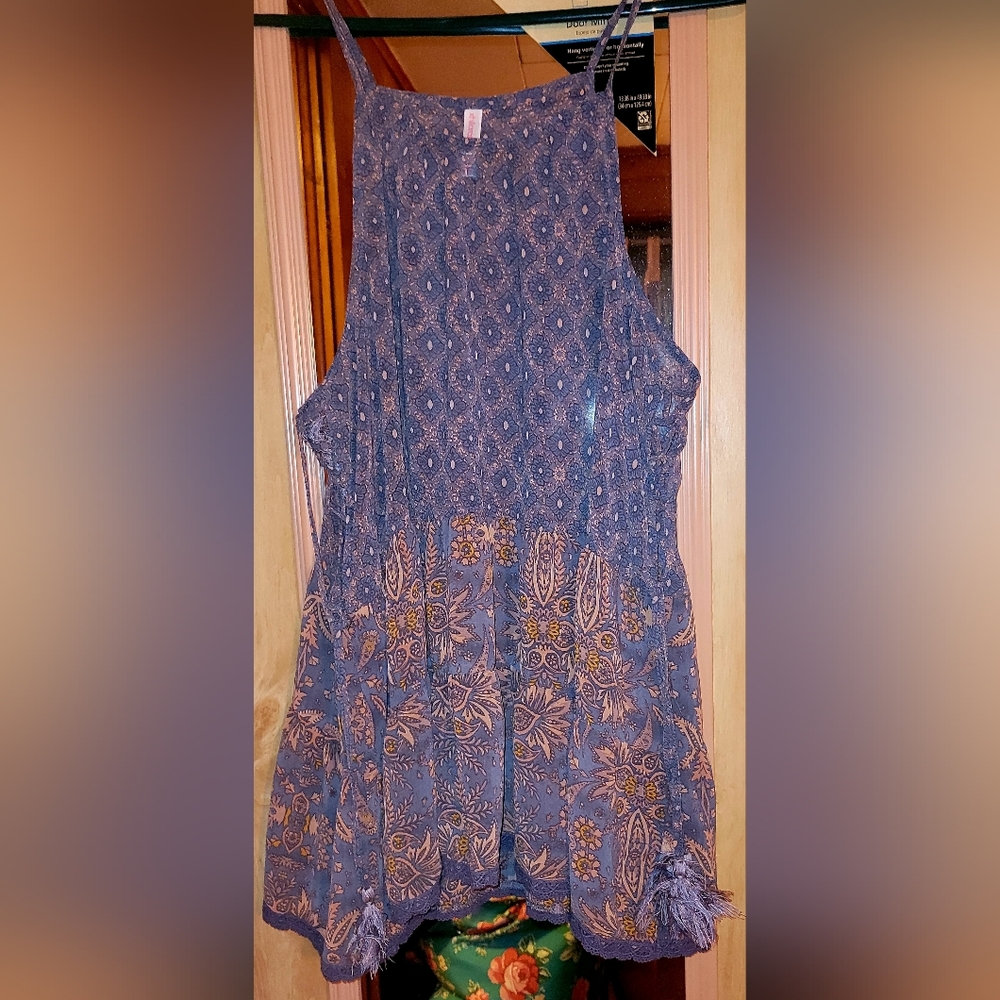 xhilaration tank/blouse that ties up side with tasseles size xxl